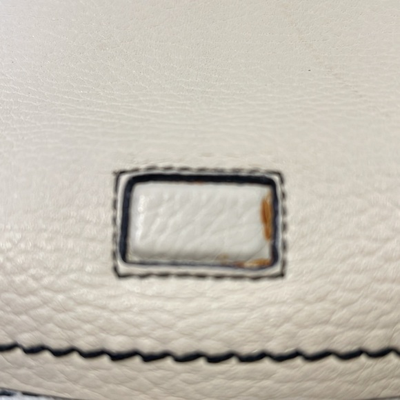 Salvatore Ferragamo Off White Leather Shoulder bag EUC - Picture 10 of 12